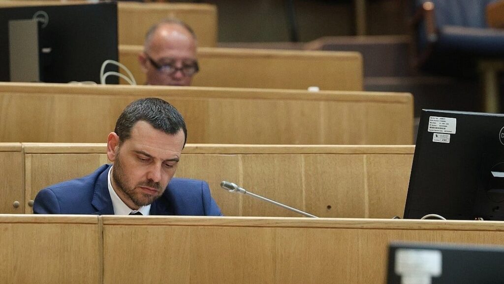 Državni zastupnici usvojili rezoluciju o osudi svih oblika neofašizma u BiH