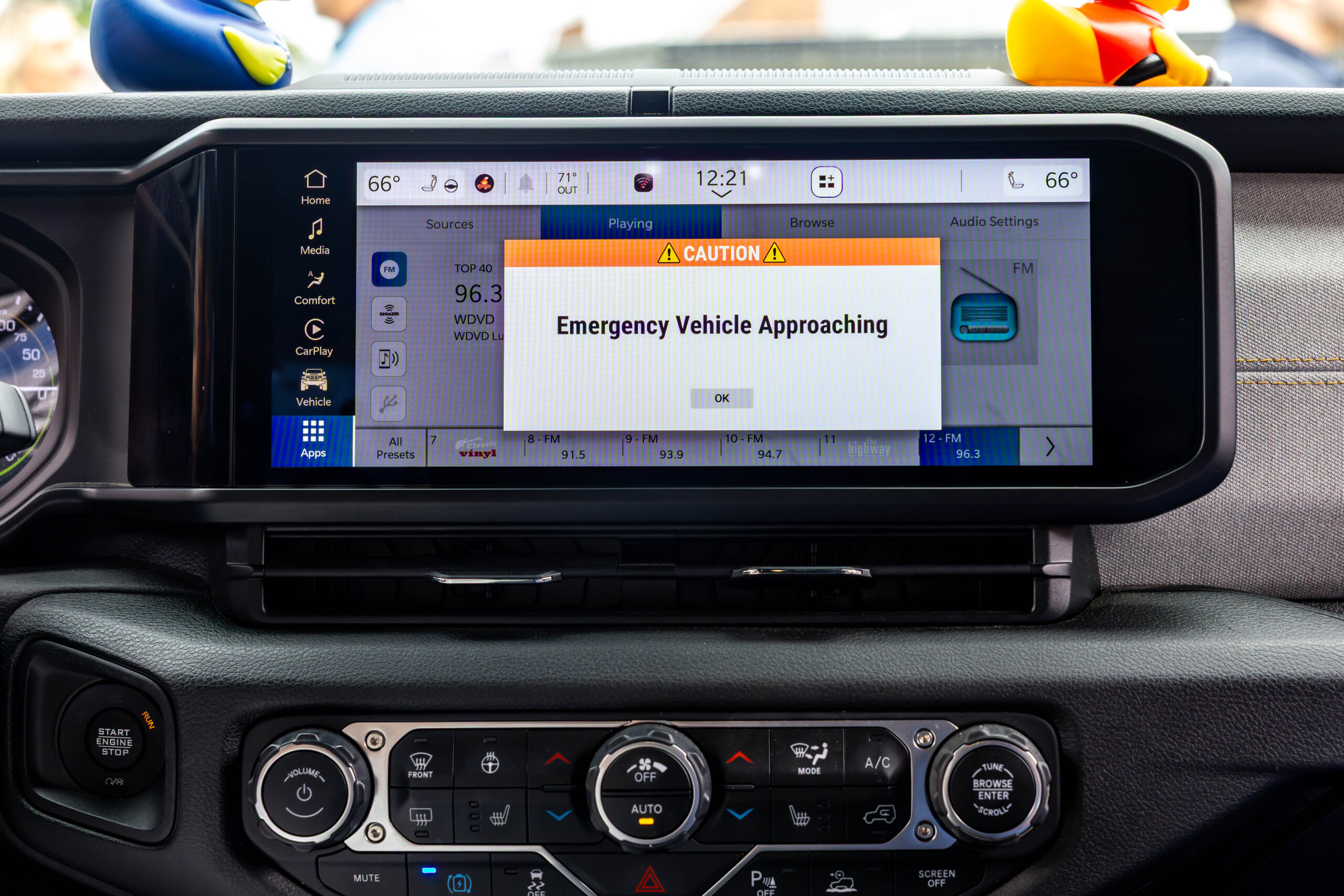 Google Meet stigao na Apple CarPlay: sastanke sada možete pratiti i u automobilu, ali samo glasom