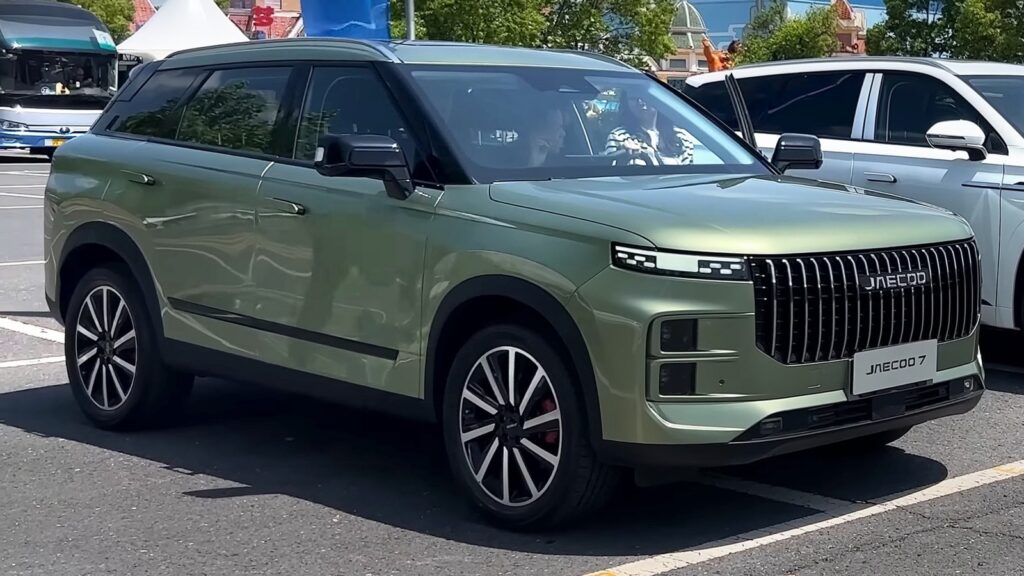 Kineski automobil prvi put zasjeo na vrh britanske prodaje: Jaecoo 7 pretekao Ford, Nissan i Kia