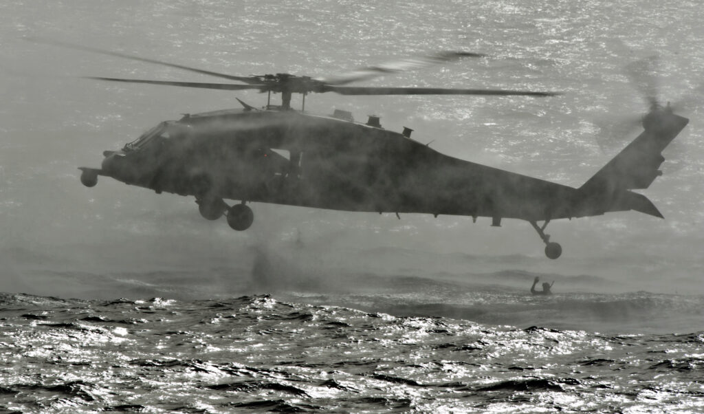 Američki mornarički helikopter za potragu i spašavanje