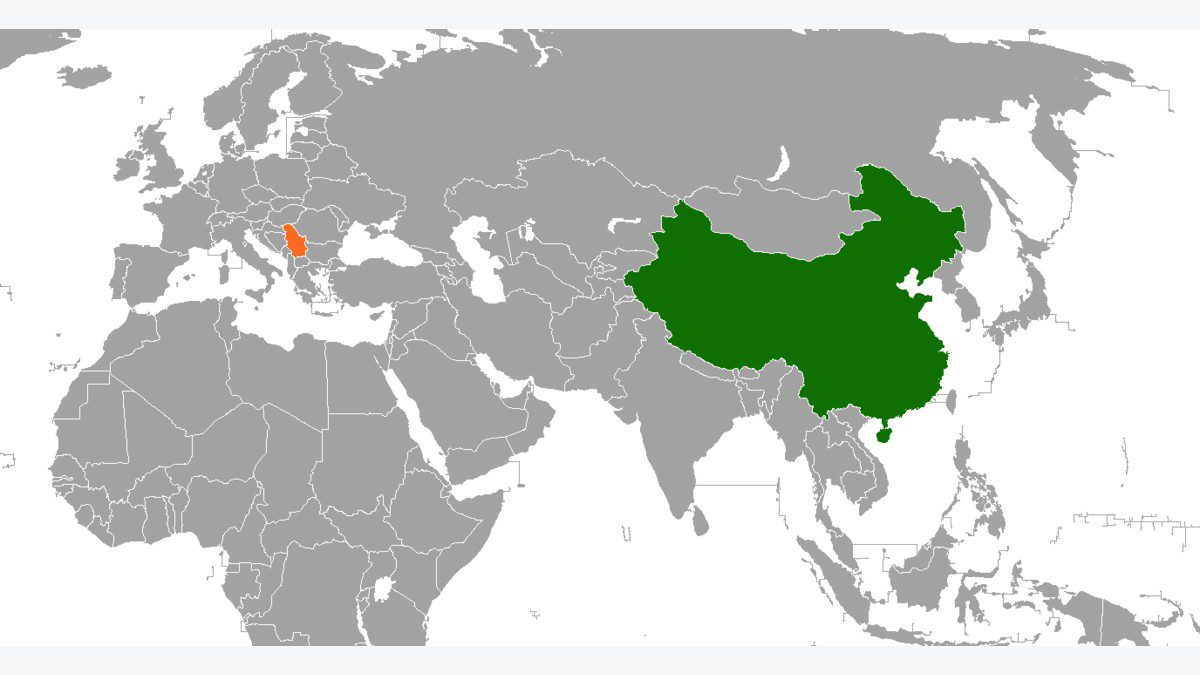 Mapa koja prikazuje Srbiju i Kinu