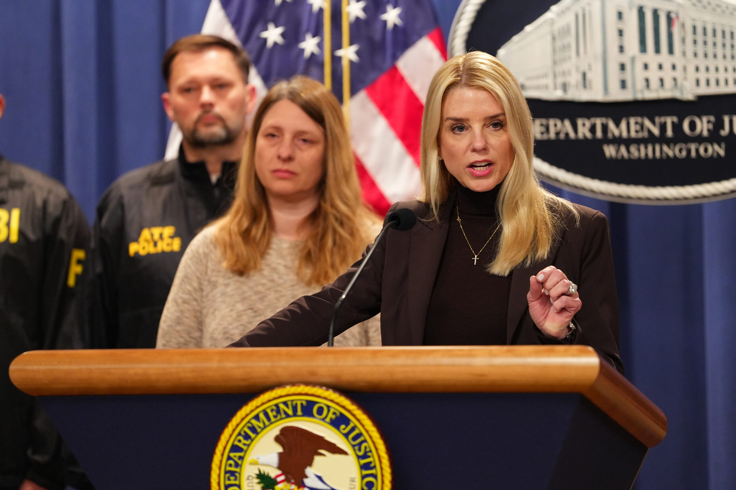 Trump smijenio državnu odvjetnicu Pam Bondi, nasljeđuje je Todd Blanche