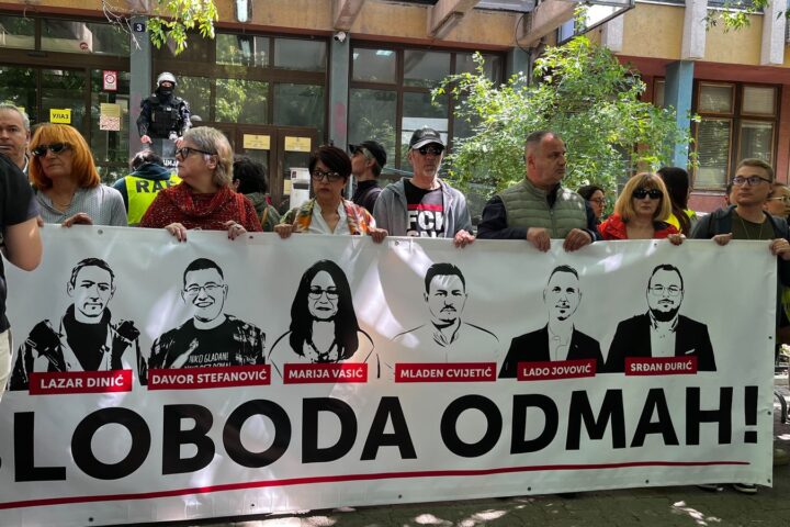 U Novom Sadu obilježena godišnjica blokade suda, sudionici podsjetili na pritvorene aktiviste