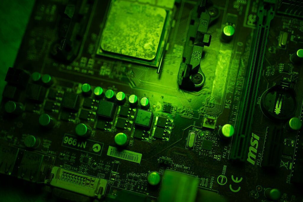 Kina s CPU-only superračunalom LineShine dosegnula 1,54 exaflopsa, sustav navodno koristi 2,4 milijuna jezgri temeljenih na Huawei dizajnu