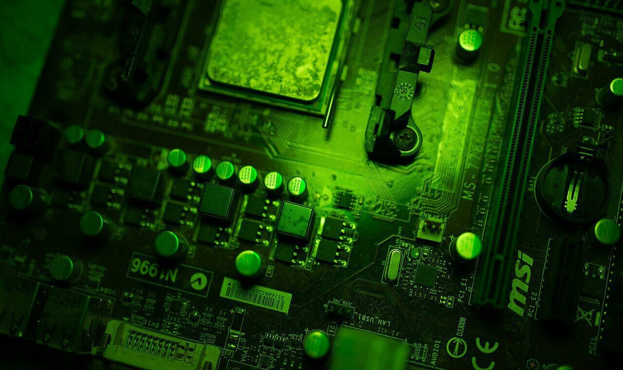 Kina s CPU-only superračunalom LineShine dosegnula 1,54 exaflopsa, sustav navodno koristi 2,4 milijuna jezgri temeljenih na Huawei dizajnu