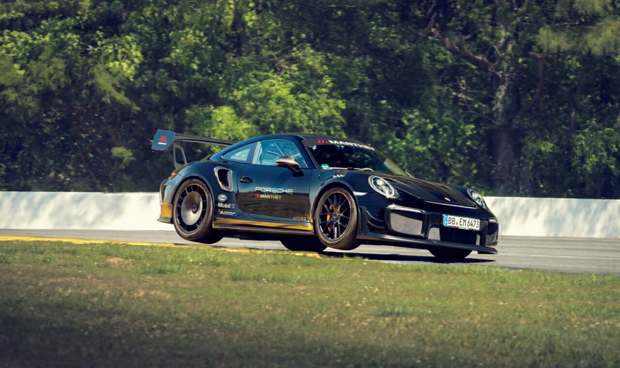 Porsche 911 GT2 RS na stazi.