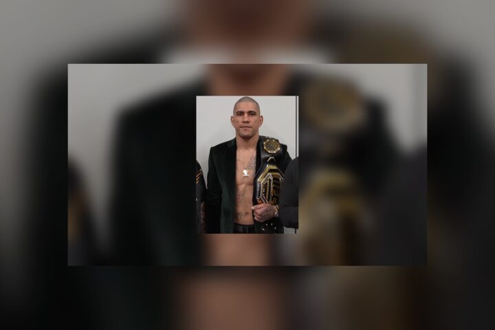 Alex Pereira s UFC pojasom.
