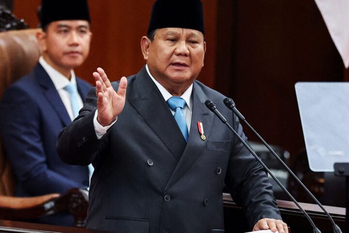 Indonezijski predsjednik Prabowo Subianto za govornicom.