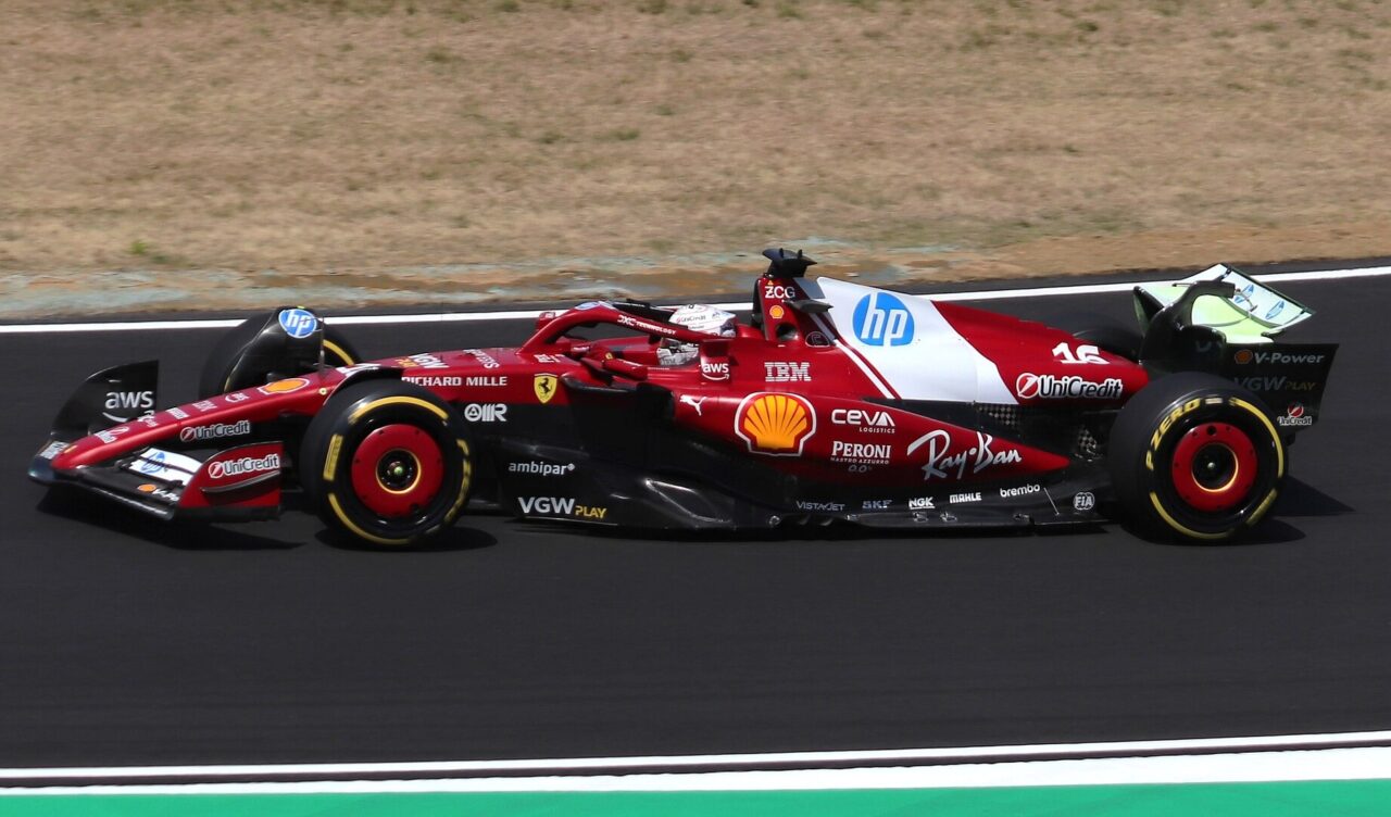 Charles Leclerc u Ferrarijevom bolidu.