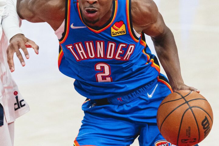 Shai Gilgeous-Alexander u dresu Oklahoma City Thundera.