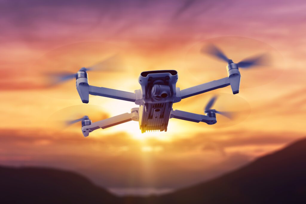 Dron kao ilustracija obrambene tehnologije i autonomnih sustava