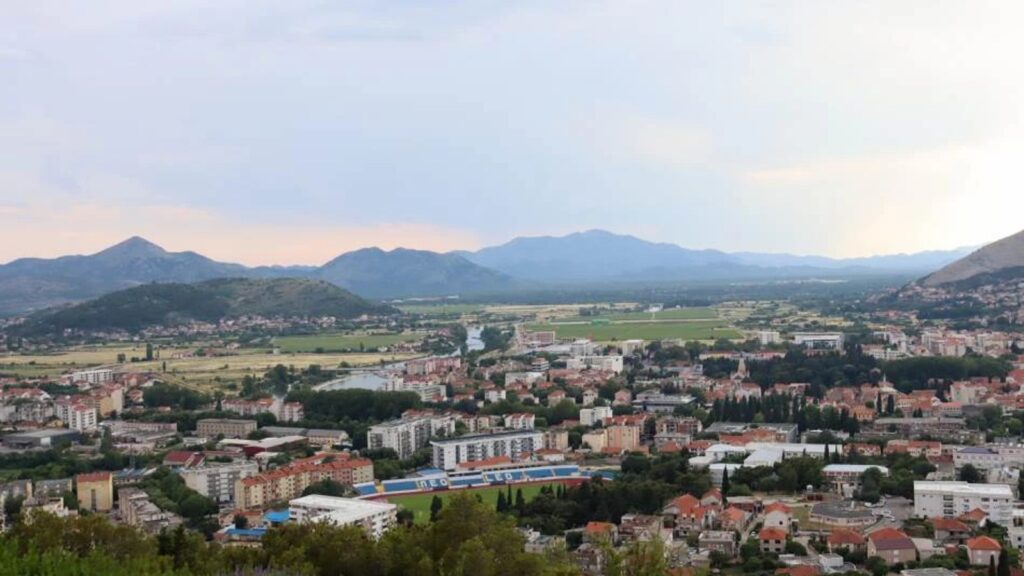 Beograd i vlasti RS guraju aerodrom u Trebinju, Dubrovnik upozorava na vodu