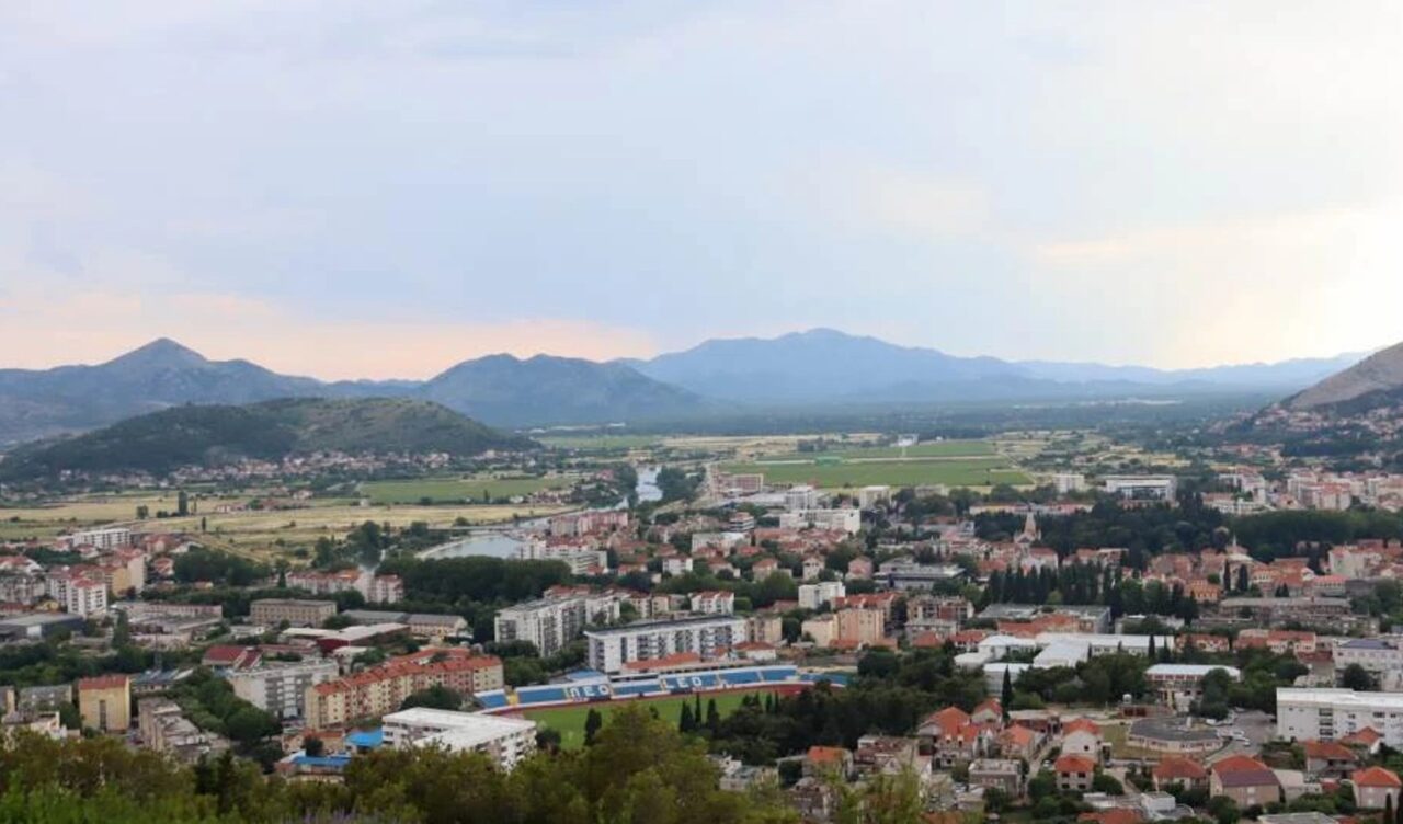 Beograd i vlasti RS guraju aerodrom u Trebinju, Dubrovnik upozorava na vodu