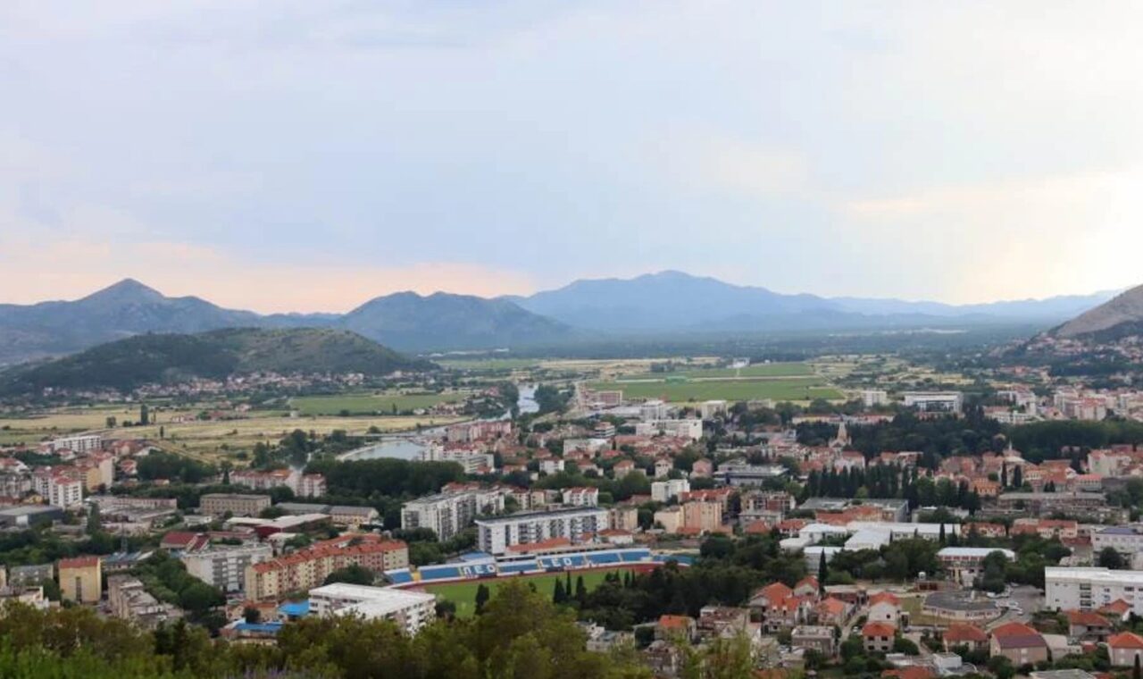 Beograd i vlasti RS guraju aerodrom u Trebinju, Dubrovnik upozorava na vodu