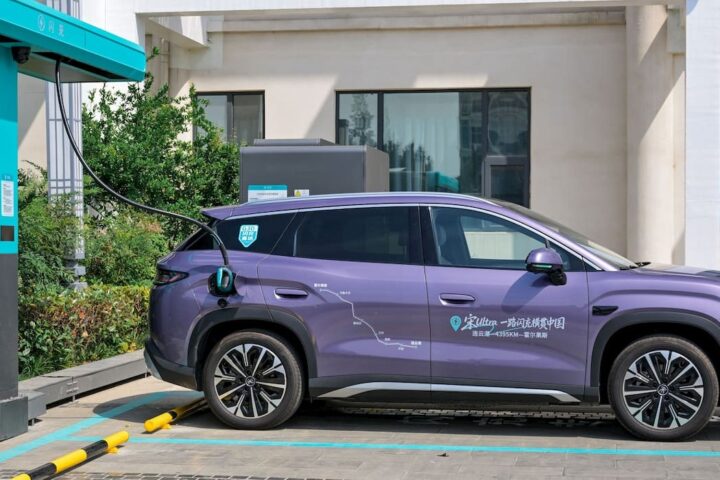 BYD Song Ultra EV prešao više od 4.395 km s novom Blade Battery i 5-minutnim punjenjem
