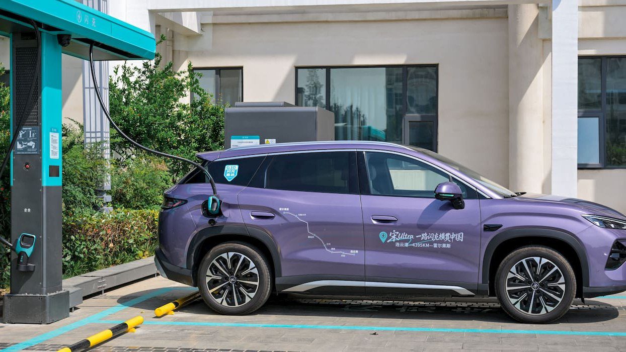 BYD Song Ultra EV prešao više od 4.395 km s novom Blade Battery i 5-minutnim punjenjem