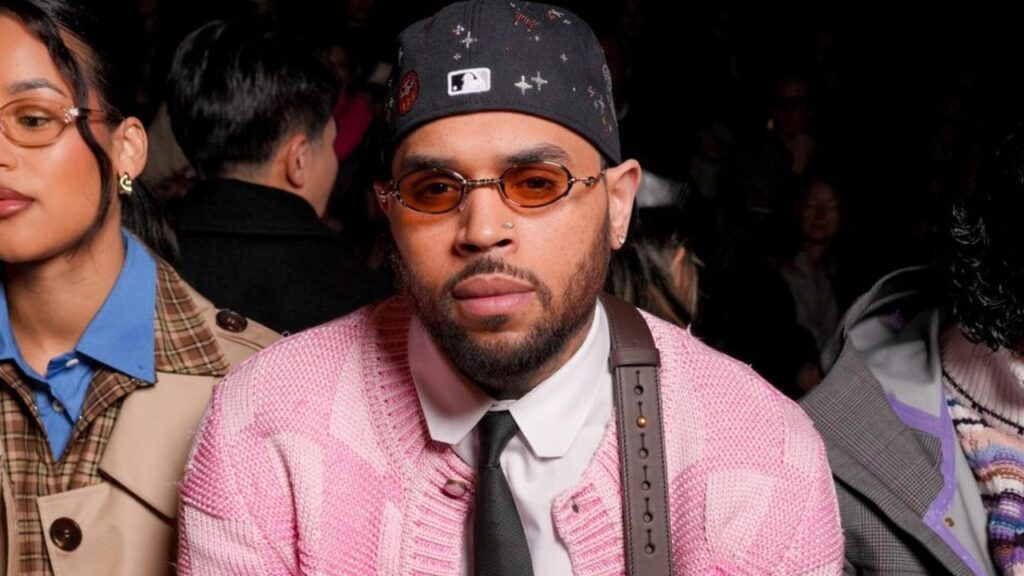 Chris Brown na reviji Louis Vuittona u Parizu