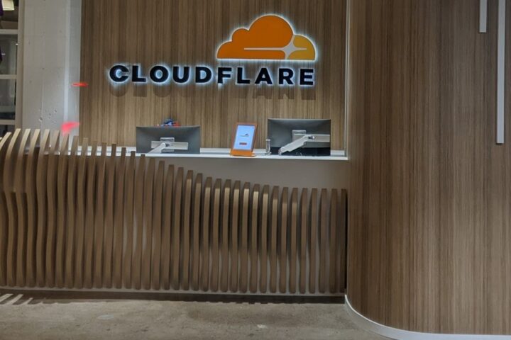Cloudflare ured i brending
