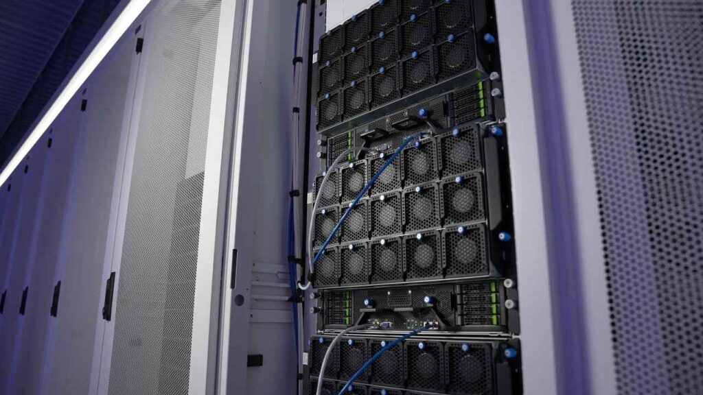 Serveri i računalna infrastruktura za AI kapacitete
