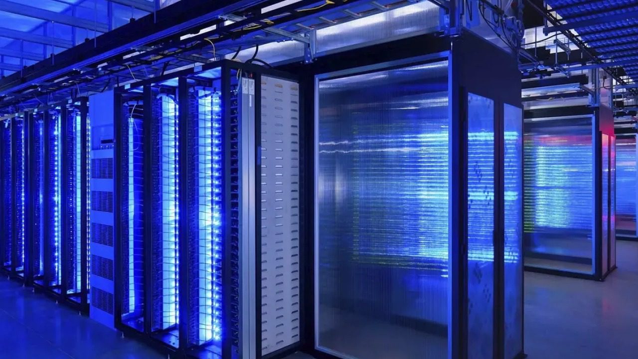 Podatkovni centar kao ilustracija cloud infrastrukture i digitalne suverenosti