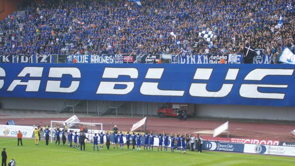 Igrači Dinama ispred Sjevera na stadionu Maksimir