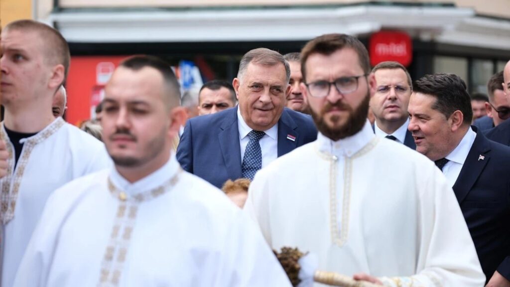 Dodik: Smrt 12 banjalučkih beba jedna je od najtragičnijih rana srpskog naroda