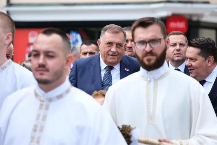 Dodik: Smrt 12 banjalučkih beba jedna je od najtragičnijih rana srpskog naroda