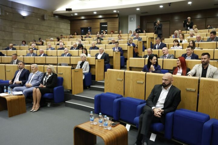 Doma naroda FBiH usvojio finansijske zakone, sporni prijedlozi ponovo otvorili podjele