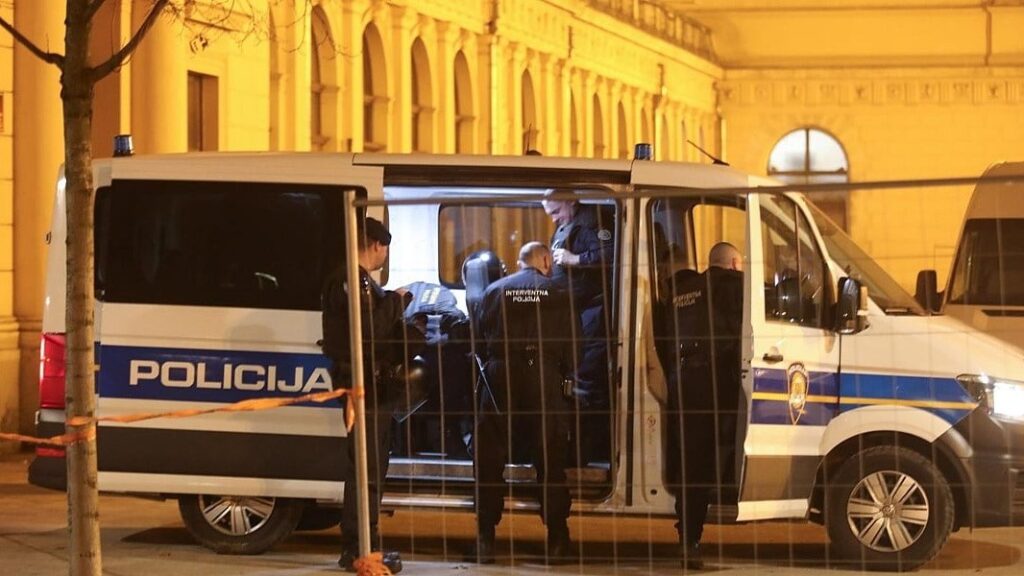 Dva smrtna zločina u Hrvatskoj iste noći: u Drnišu ubijen 19-godišnjak, u Zagrebu stradala 22-godišnjakinja