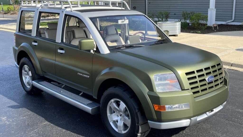 Ford Explorer Sportsman iz 2001. ponovno se pojavio na aukciji