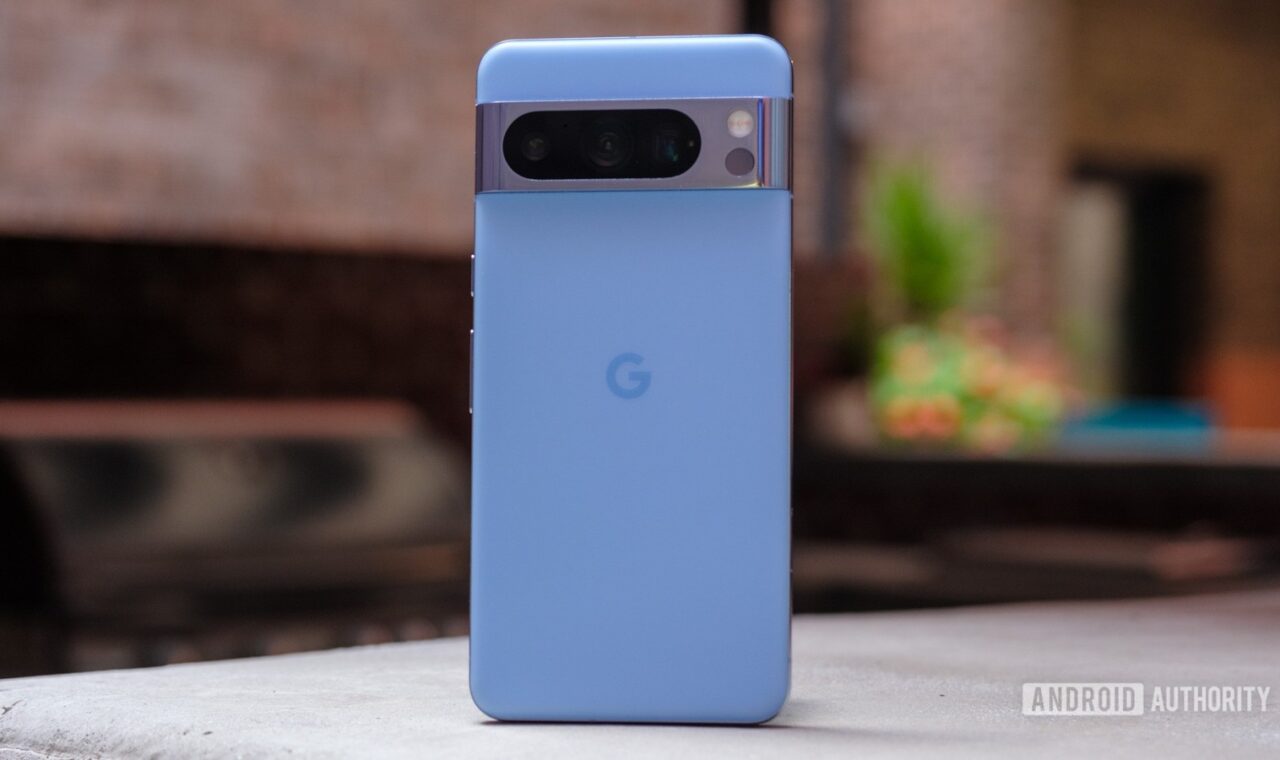Google navodno priprema Quick Share i AirDrop podršku za Pixel 8