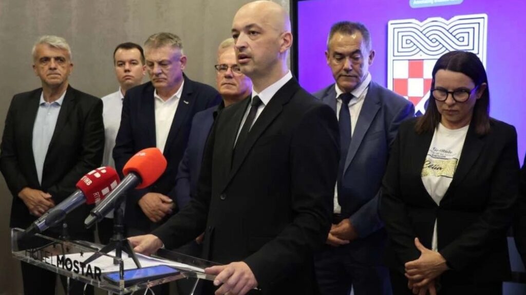HSP BiH traži zaštitu Hrvata i predlaže razmatranje oduzimanja državljanstva Slavenu Kovačeviću