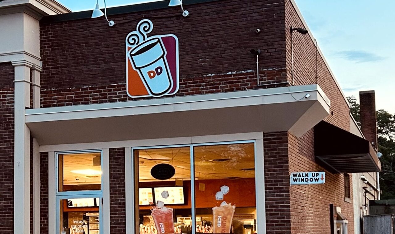 Dunkin' restoran kao ilustracija portfelja Inspire Brandsa