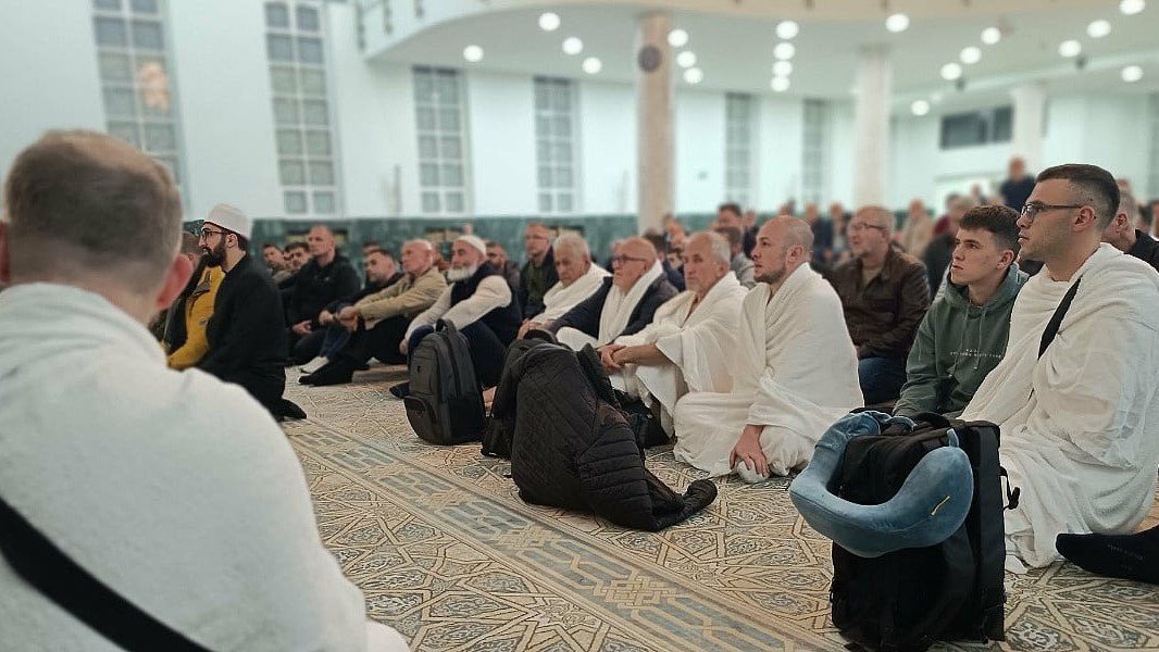 Iz Sarajeva ispraćena prva skupina budućih hadžija iz BiH, ove godine putuje 2.226 vjernika