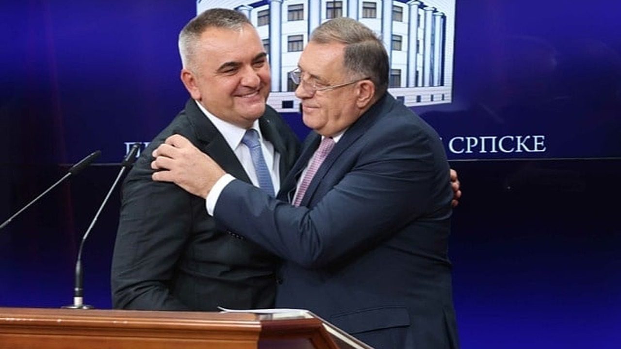 Savo Minić i Milorad Dodik tokom političkog obraćanja u Republici Srpskoj