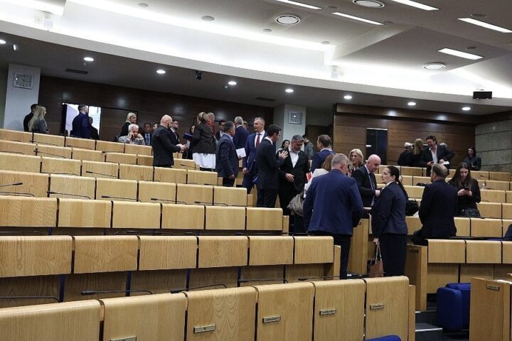 NiP i HDZ u sporu oko zakona, otkazana sjednica Predstavničkog doma FBiH