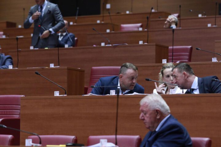 Zastupnici u sabornici Hrvatskog sabora.