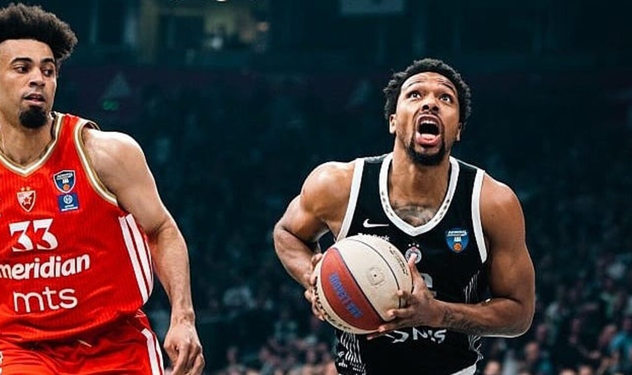 Košarkaši Partizana i Crvene zvezde tijekom utakmice ABA lige.
