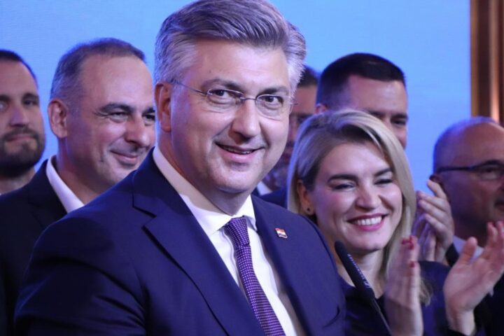 Andrej Plenkovic, sluzbena fotografija