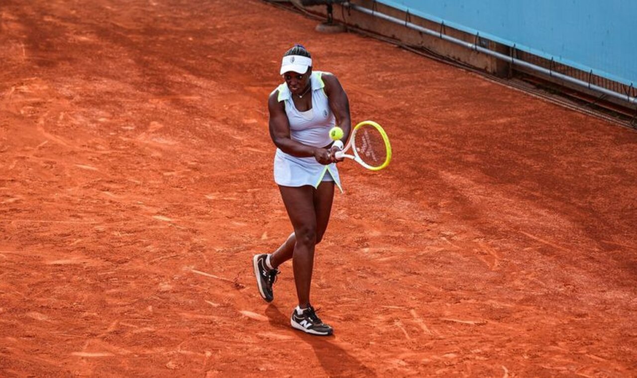 Sloane Stephens tijekom teniskog meča kao ilustracija kvalifikacija za Roland-Garros.