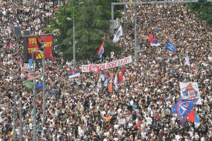 Studenti nakon nereda u Beogradu optužili kriminalce i policiju