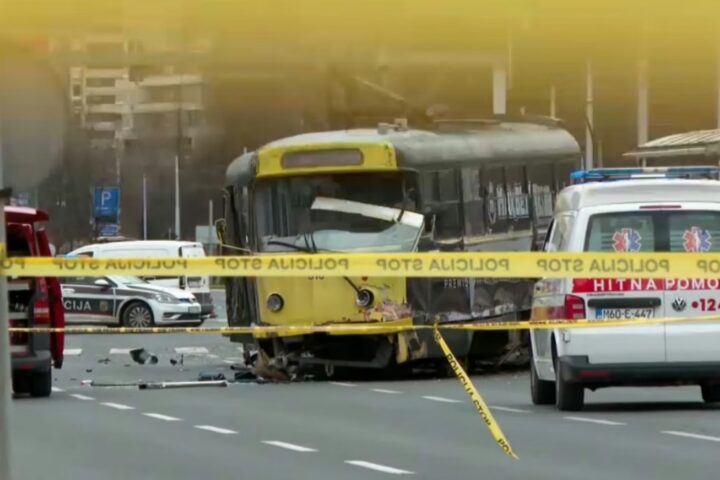 Tri mjeseca nakon nesreće još bez odgovora, stari tramvaji opet voze Sarajevom
