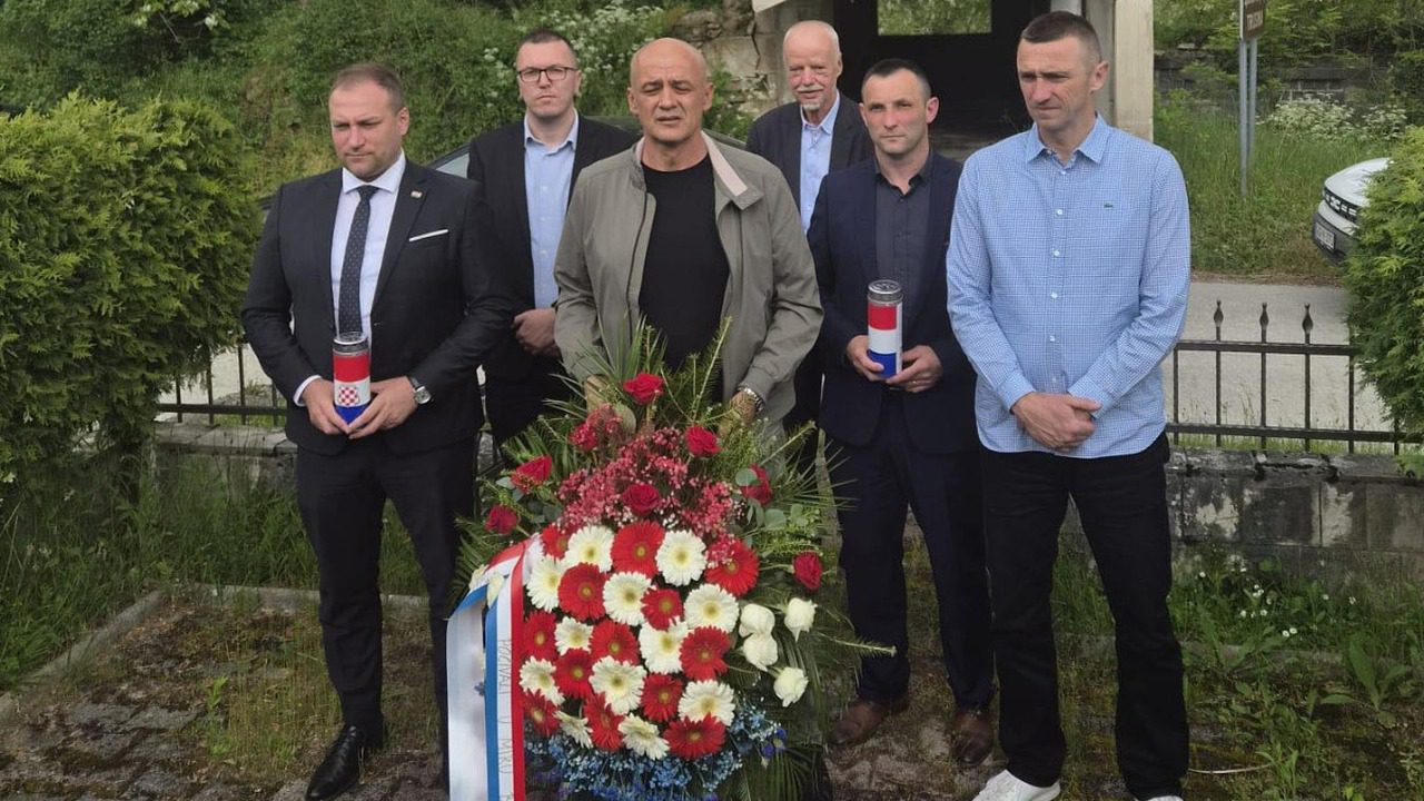Penava i Vlajčić odali počast žrtvama u Trusini kod Konjica