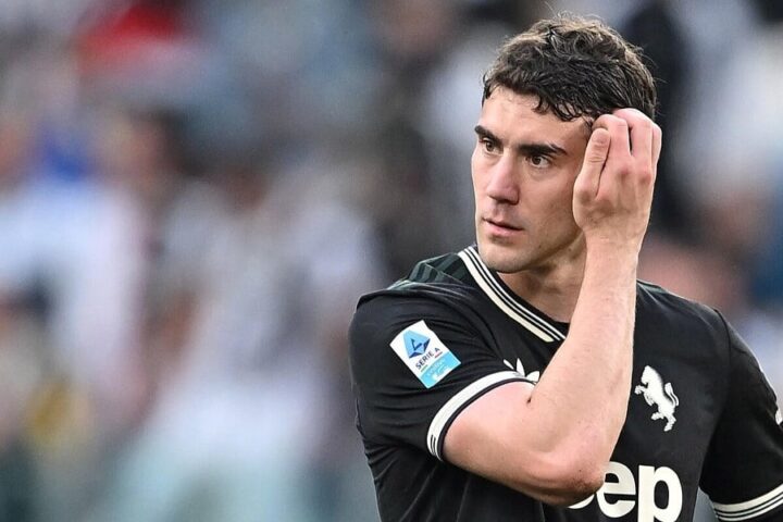 Vlahovićev otac razgovarao s Bayernom o mogućem ljetnom transferu
