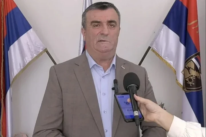 Miroslav Kraljević, načelnik Vlasenice, govori za medije