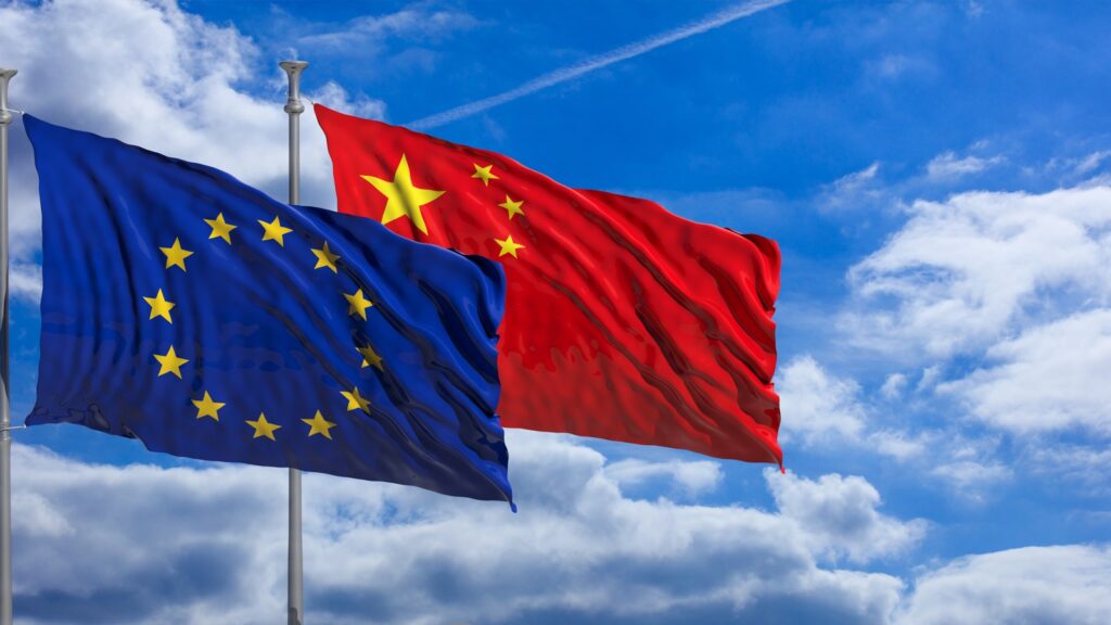 Vučić i Xi u Pekingu potpisali više od 30 sporazuma