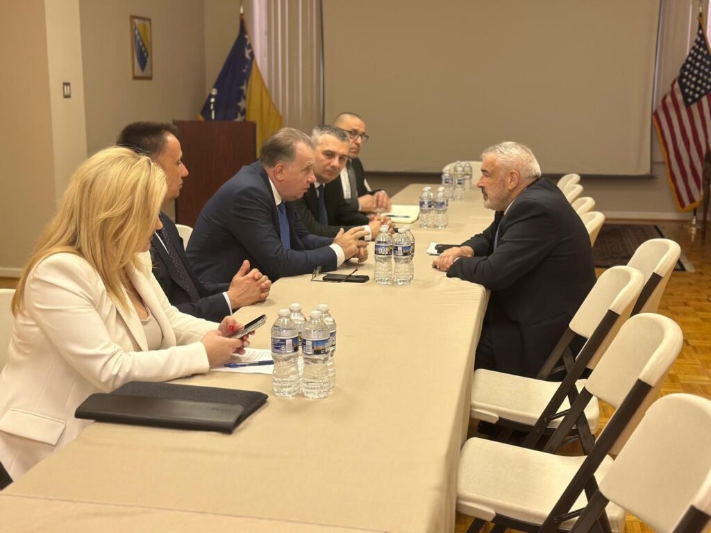 Vlada FBiH odobrila gotovo 15 milijuna KM za zračni promet, poštu i bivše radnike BH Airlinesa