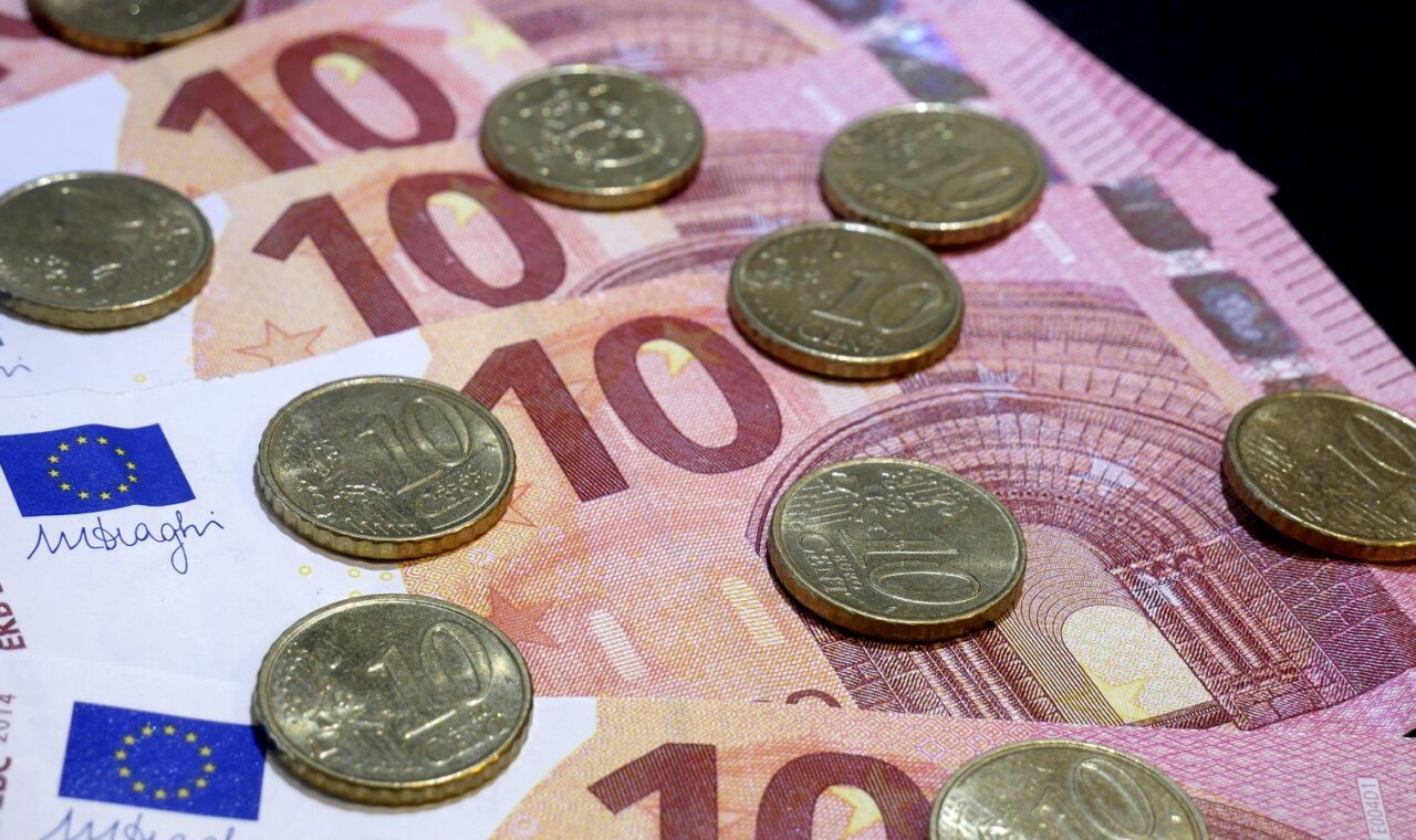 Kod Slavonskog Šamca pronađen neprijavljeni novac, vozaču iz Austrije kazna od 7.500 eura
