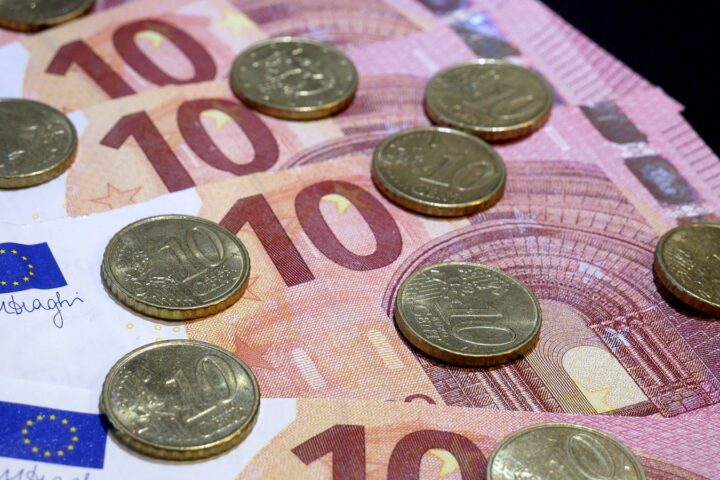 Kod Slavonskog Šamca pronađen neprijavljeni novac, vozaču iz Austrije kazna od 7.500 eura