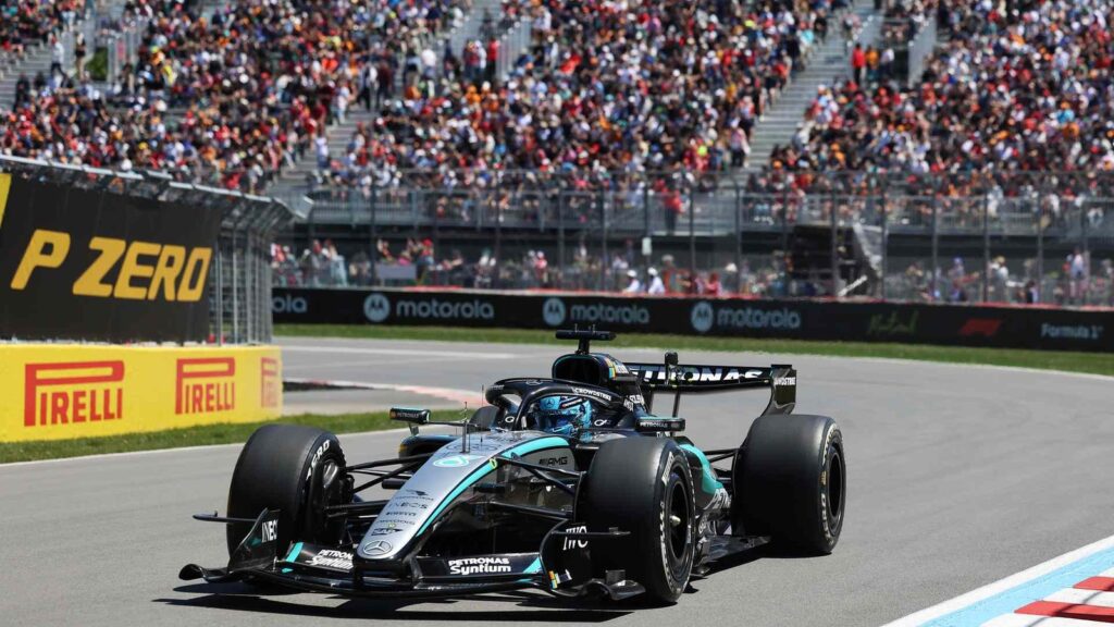 Mercedesovi F1 bolidi na stazi u Montrealu.
